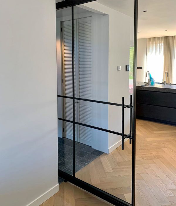 internal-doors-pivot-image-01